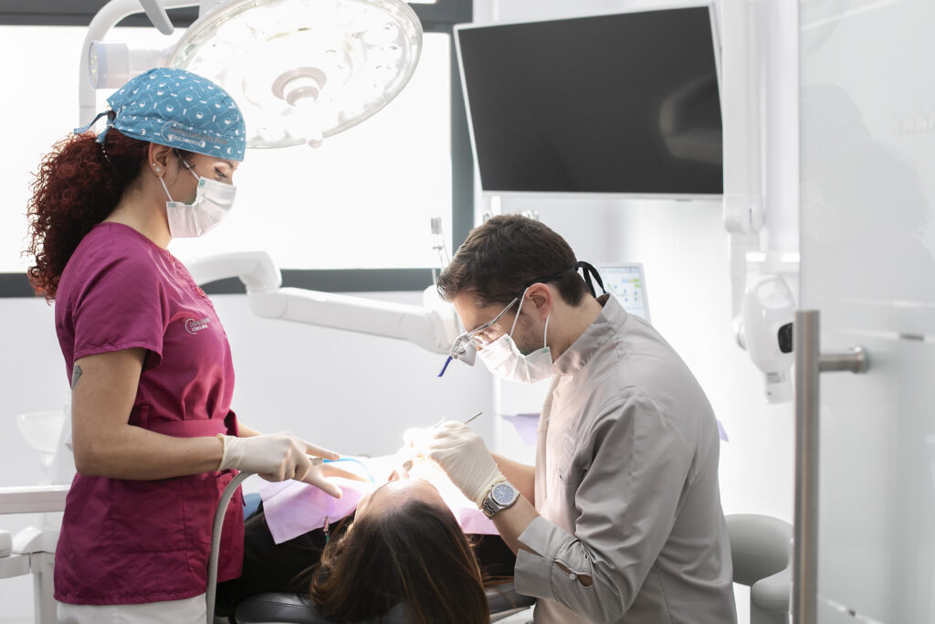 Clínica Dental Dávalos & Balboa- Invisalign Murcia- Implantes Dentales- Centro