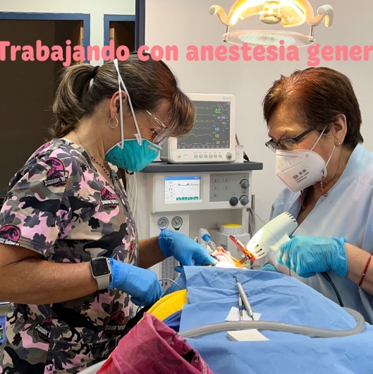 Clínica Dental Macías
