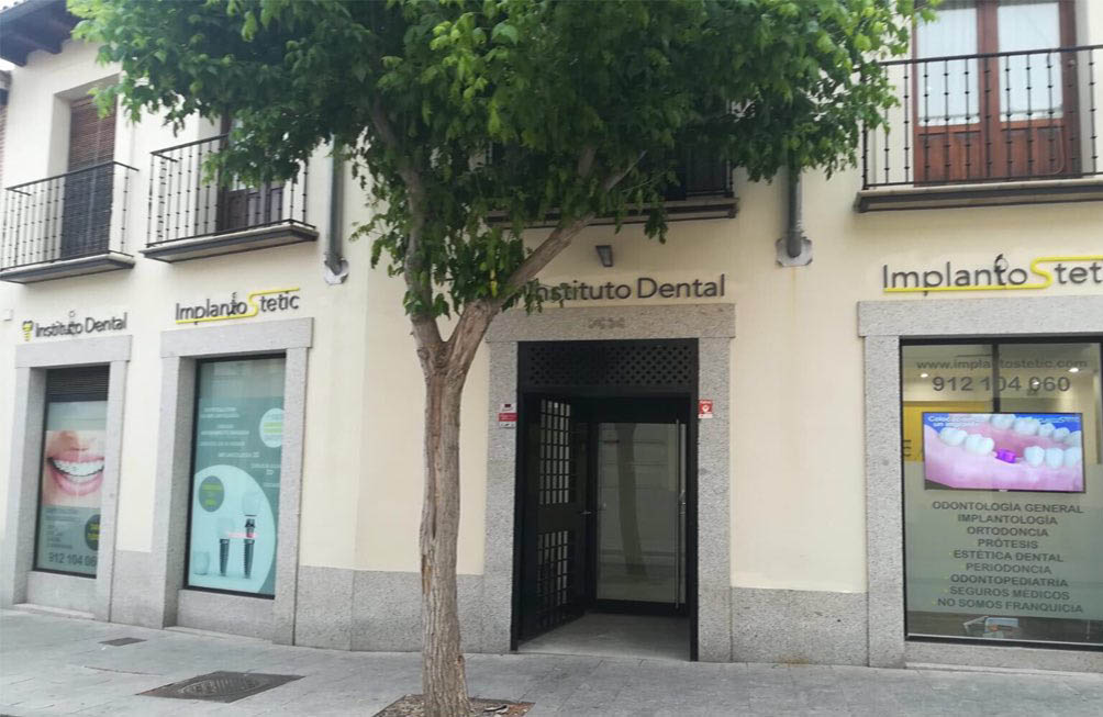 Clínica Dental Navalcarnero- Implantostetic