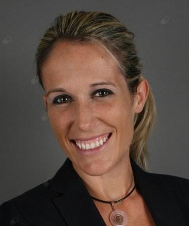 Dra. Natàlia Sanz Bernal, Dentista